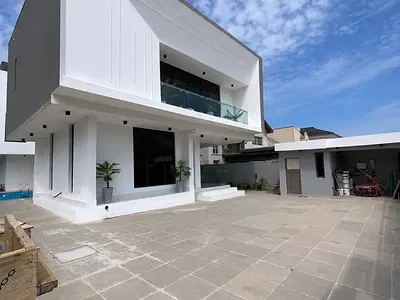 5 Bedrooms Fully Detached Duplex