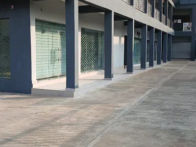 Newly Built Shop Space + Inbuilt Toulet