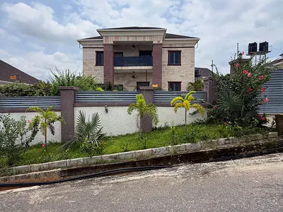 Spacious 4 Bedroom Detached Duplex with Guest Chalets and BQ