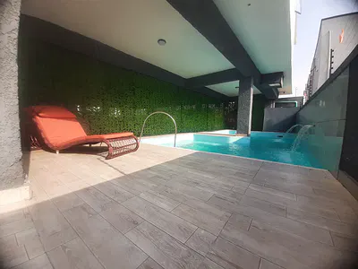 Tastefully Furnished & Serviced 2 Bedroom En-Suite Flat