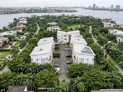 Luxury 3 Bedroom Apartment