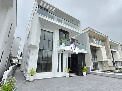 5 Bedroom Detached Duplex with Swimming Pool/Bq/Cinema