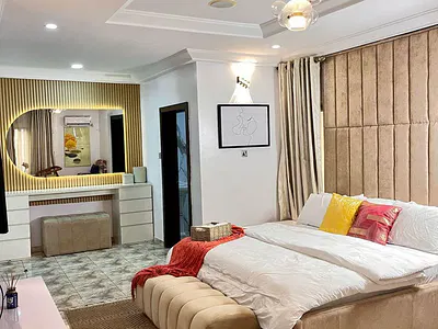 Luxury 5-Bedroom Apartment