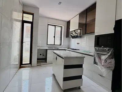 Newly Built and Serviced 3 Bedroom En-Suite Flat