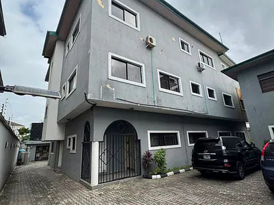 15 Bedroom House + Multiple BQ