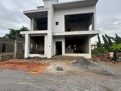 5 Bedroom Detached Duplex