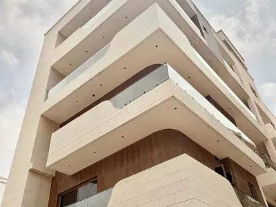 Furnished 3 Bedroom Maisonette with Fitted