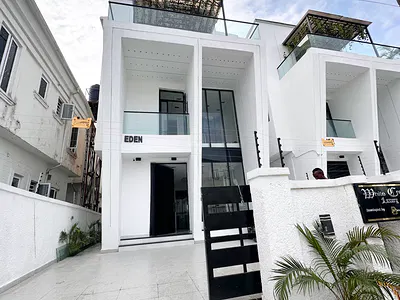 Modern 4 Bedroom Fully Detached Duplex