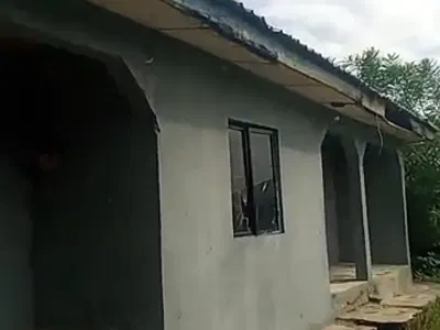 Fenced Land Measuring 600 Square Meter with Abandoned Building