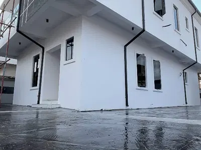 Luxury 4-Bedroom Detached Duplex