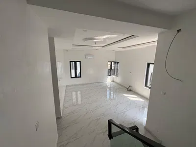 4 Bedroom Apartment