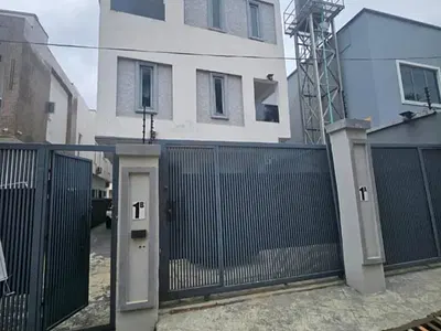 Relatively New 4 Bedroom Luxurious Semi Detached Duplex