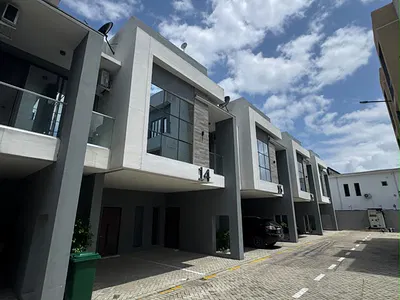 Luxury 4bedroom Terraced Duplex