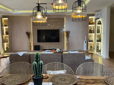 Stunning 4-Bedroom Luxury Maisonette