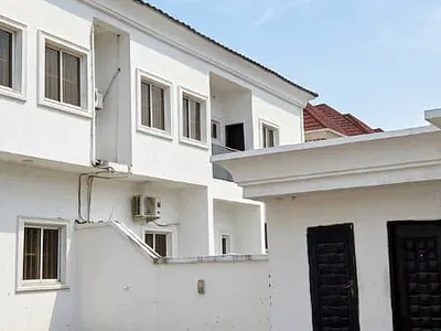 Spacious 5 Bedroom Semi Detached House