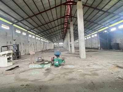 A Standard Warehouse Measuring 1924 SQM
