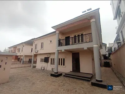 5-Bedroom Very Spacious Detached Duplex (7 + Parking)