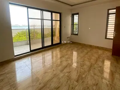 5 Bedroom Semi Detached Duplex