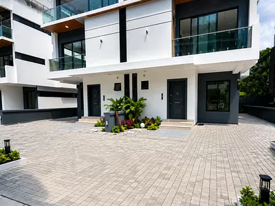 Newly Built 4 Bedroom Semi Detached House with BQ