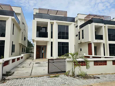 6-Bedroom Detached Duplex with BQ