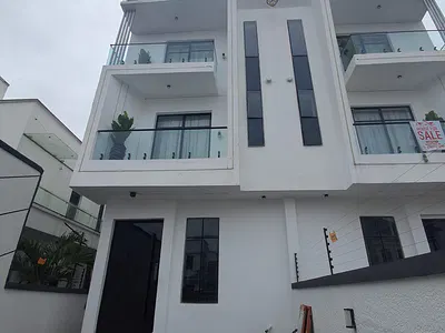 Luxury 5 Bedroom Semi Detached Duplex with BQ