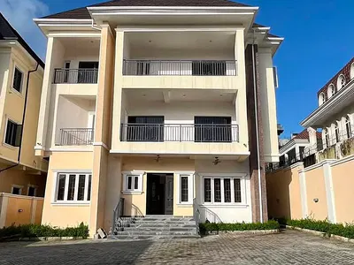 Luxurious 7 Bedroom Detached Duplex with BQ