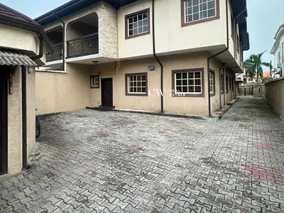 5 Bedroom Detached Duplex