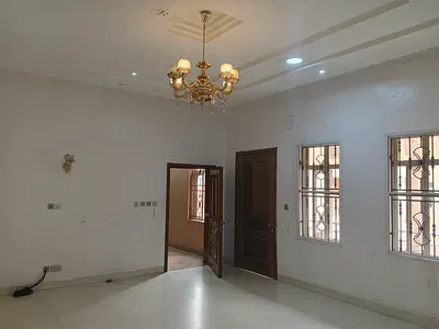 Spacious 3 Bedroom Flat Plus 1 Room BQ