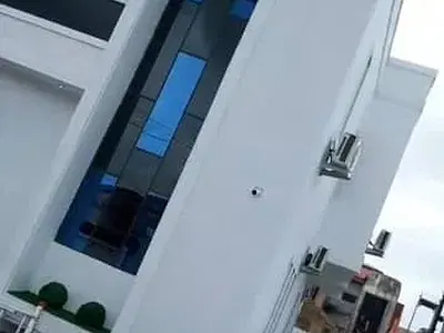 Dream Living 3 Bedroom Duplex with BQ