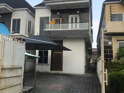 4 Bedroom Detach Duplex