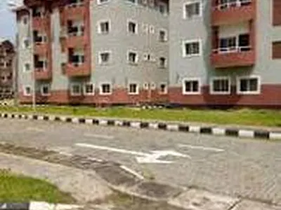 Lovely 3 Bedroom Flat on 2nd Floor, Internal Video Available