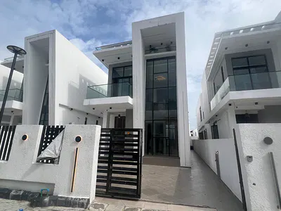 5 Bedroom Duplex with Swimming Pool