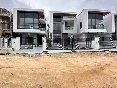 5bedroom Fully Decorated Duplex with BQ in Ajah