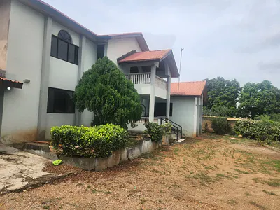 A Structurally Sound 5 Bedroom Duplex with BQ