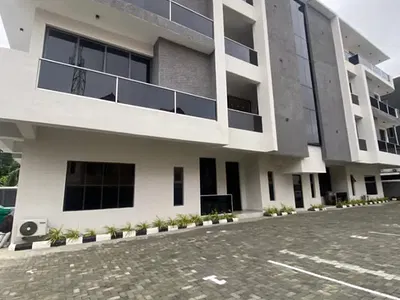 Newly Built 3BD Penthouse with BQ All Room En-Suite