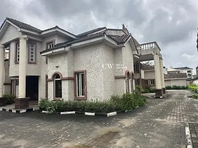 8 Bedroom Detached Duplex