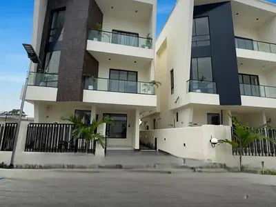 Luxury 5 Bedroom Detached Duplex with a BQ, Pool, and Cinema