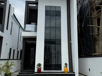 Luxury 5-Bedroom Fully Detached Duplex with BQ & Swimming Pool