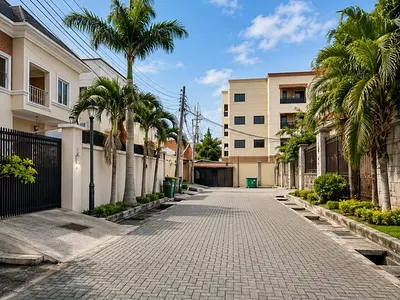 Luxury 5 Bedroom Fully Detached Duplex with BQ