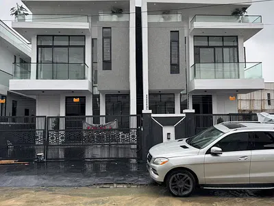 Gorgeous 4 Bedroom Semi Detached Duplex with a BQ