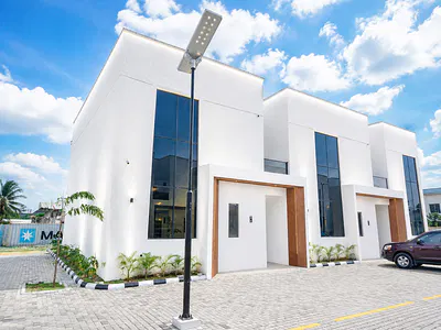 Luxury 3 Bedroom Terraced Duplex +BQ in Estate +constant Electricity