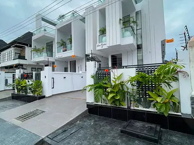 Beautiful 5 Bedroom Duplex with BQ, Swimpool — Ikota, Lekki, Lagos