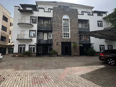 Well Renovated 2 Bedroom Flat