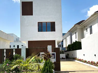 Four Bedroom Duplex with Cinema, BQ