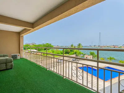 Two Bed Waterview Oasis