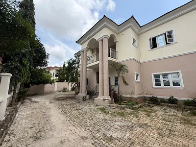 Lovely Spaces 4 Bedroom Semi-Detached Duplex with 2 Rooms BQ