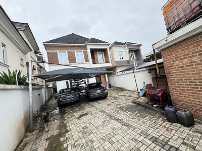 A Solid 5 Bedroom Detached Duplex with a BQ.