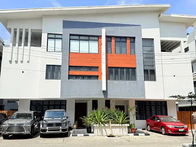 Brand New Serviced and Spacious 5 Bedroom Semi Detached with a Maids Room — Lekki, Lagos