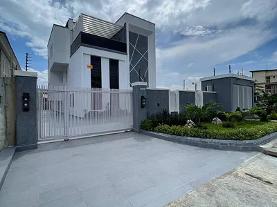 An Architectural Masterpiece -- Contemporary 5-Bedroom Fully Detached