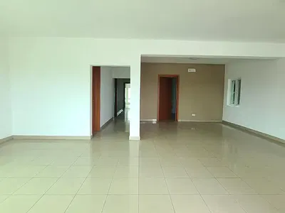 Spacious 3 Bedroom Flat with BQ and Swimming Pool